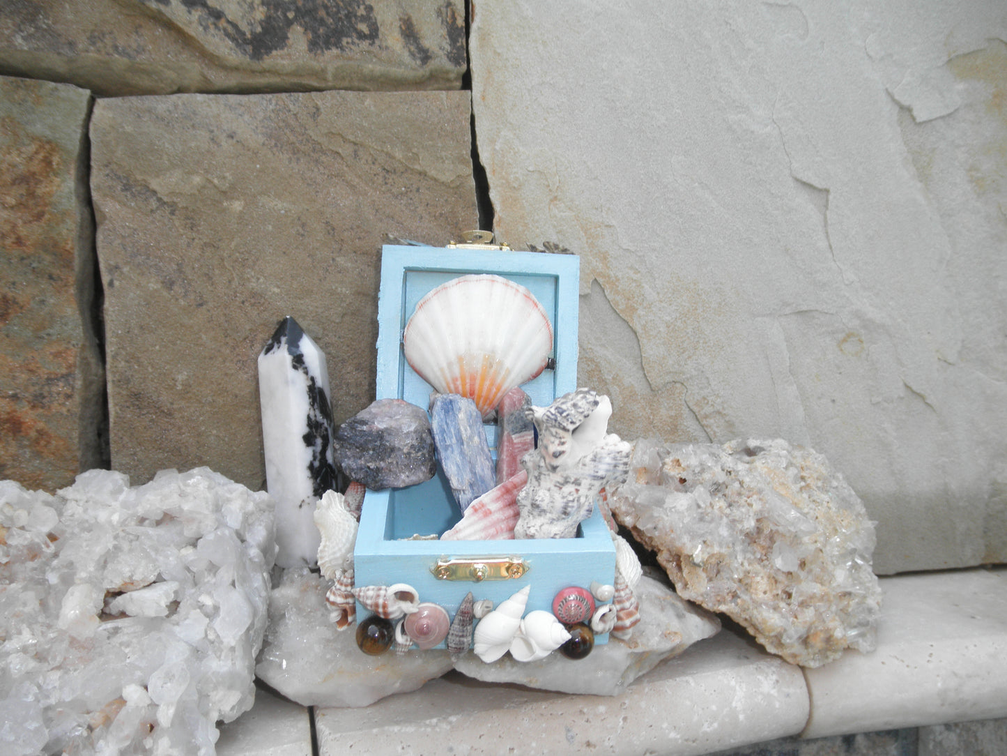 Ethereal Nereid Mirrored Shell Box