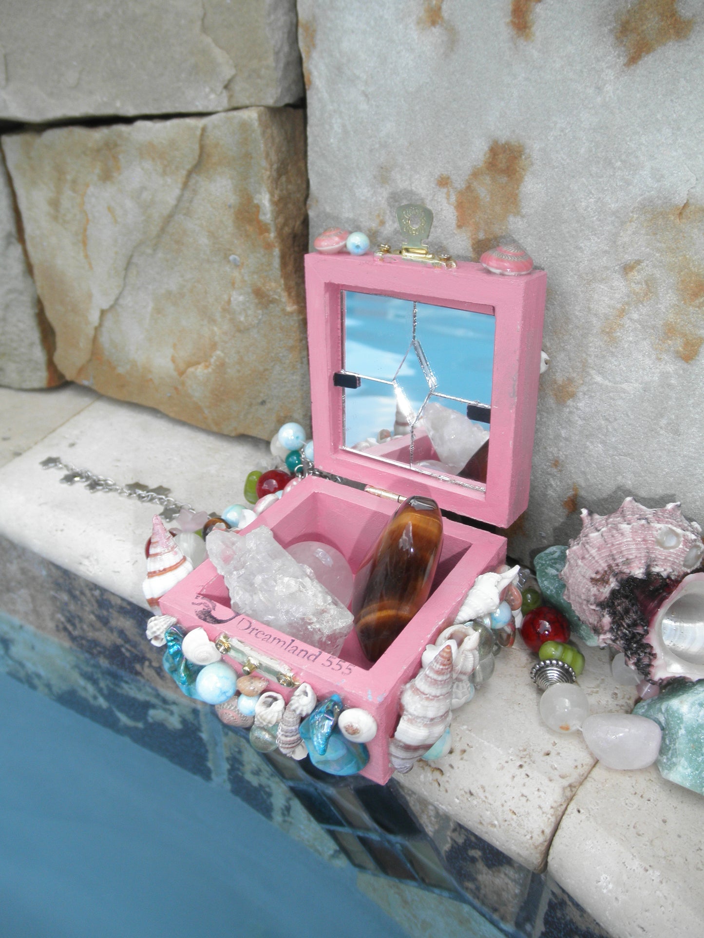 Blushed Selkie Mirrored Shell Box