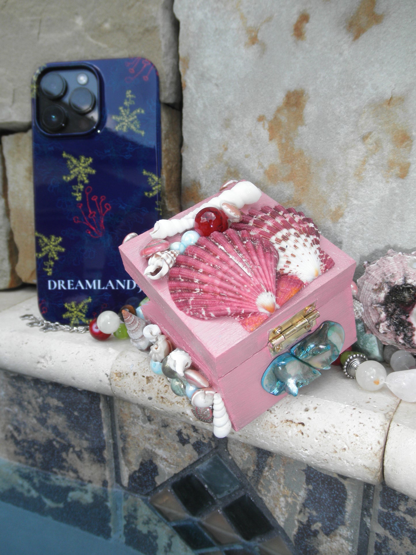 Blushed Selkie Mirrored Shell Box